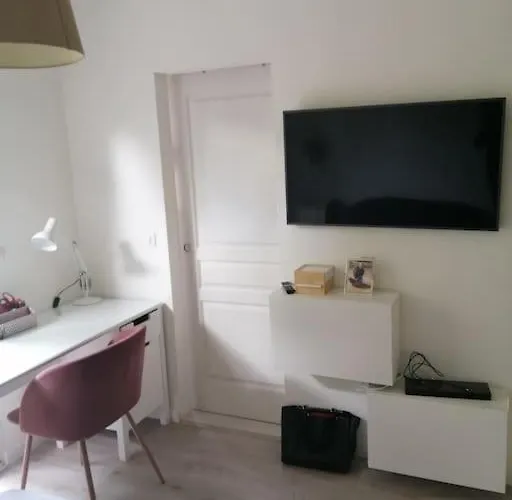 Vue Rez-de-jardin Piscine 公寓 昂蒂布