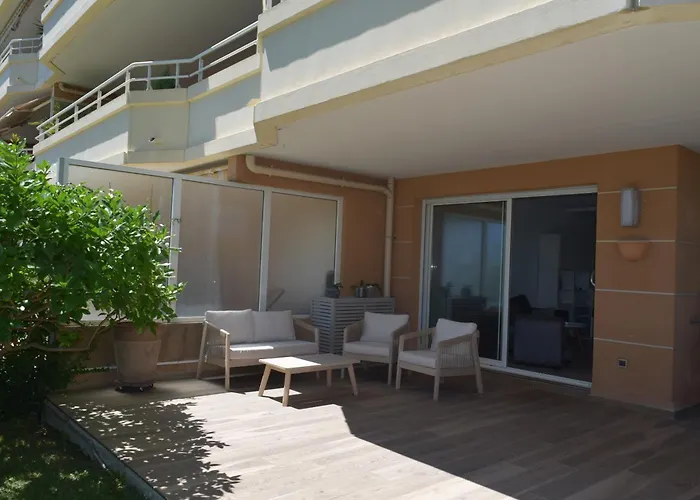 Vue Rez-de-jardin Piscine *