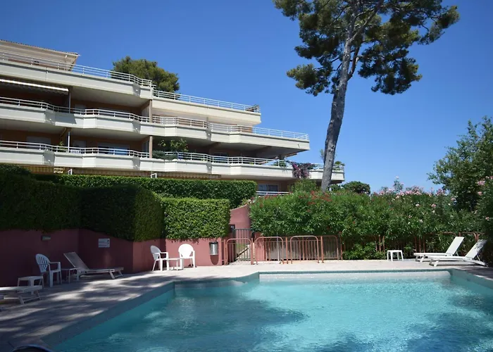 Vue Rez-de-jardin Piscine 公寓