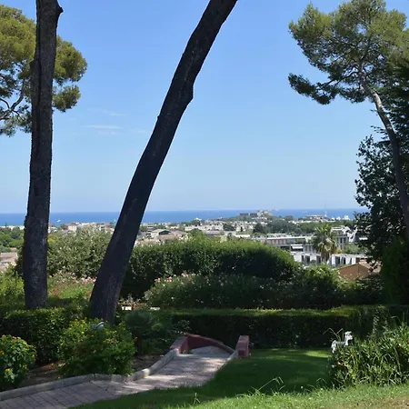 Apartment Vue Rez-de-jardin Piscine Antibes