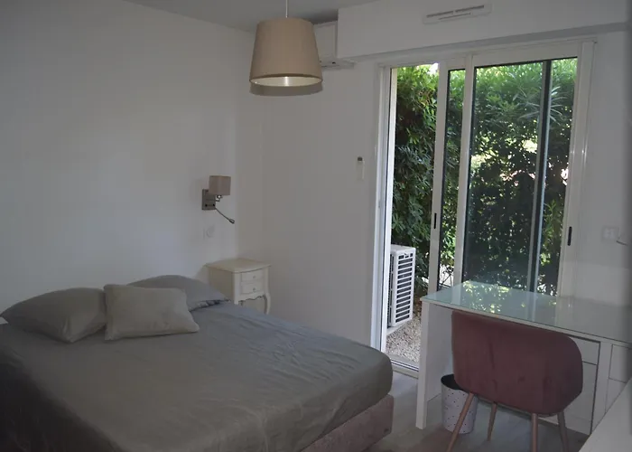 Appartamento Vue Rez-de-jardin Piscine *