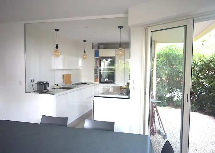 Vue Rez-de-jardin Piscine Apartment