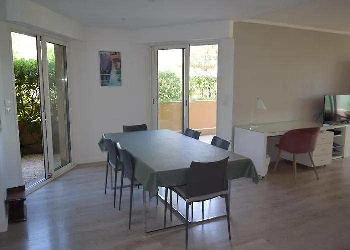 Vue Rez-de-jardin Piscine Appartamento Antibes